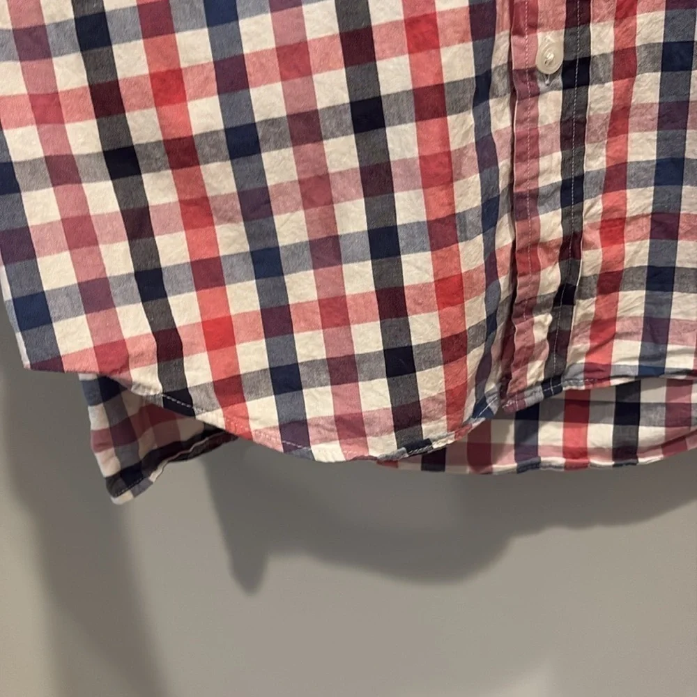 J.Crew men’s plaid collared button down shirt. Size small slim fit. Flex washed